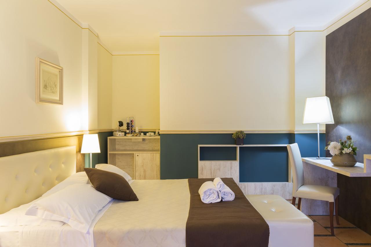 Hotel Ponte Di Rialto Crema Exteriör bild